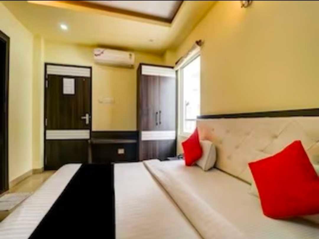 ורנאסי Collection O Hotel Kashi Inn מראה חיצוני תמונה